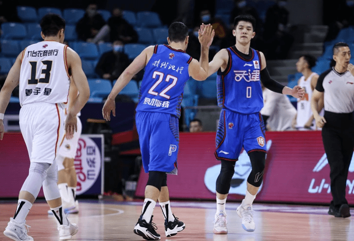 旺财28娱乐-莱万多夫斯基爆冷击败DWG，关键助攻引爆全场！的简单介绍